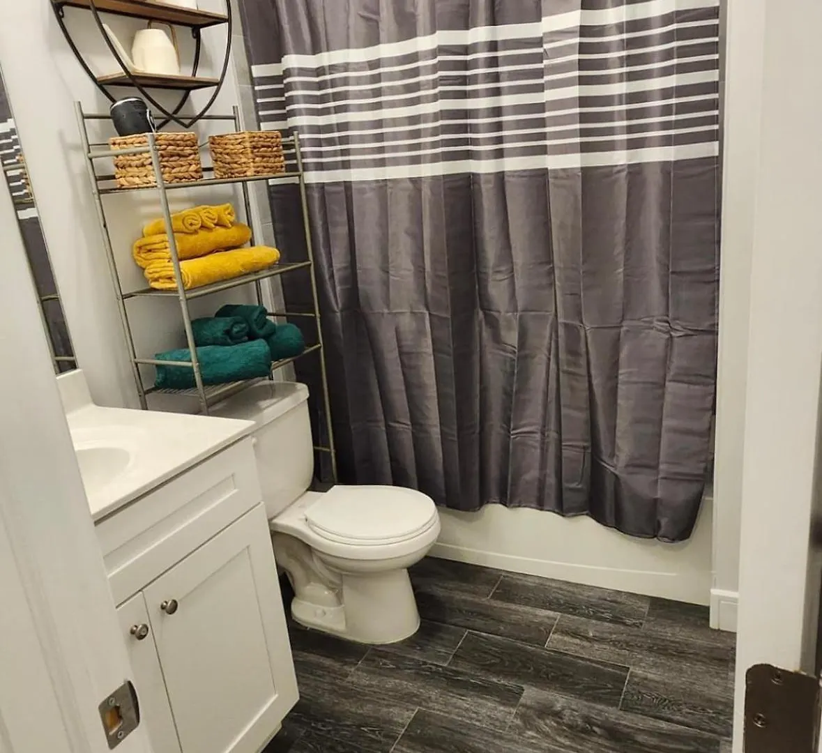 Comfy, Cozy, Affordable And Private - Free Parking Apartment New York 0*,